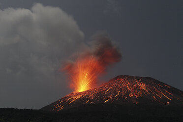 Indonesien, Anak Krakatau, Vulkanausbruch - RM00343