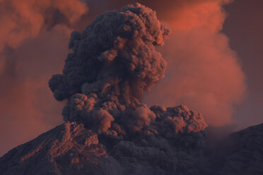 Indonesien, Ost-Java, Vulkan Semeru, Ascheeruption - RM00335