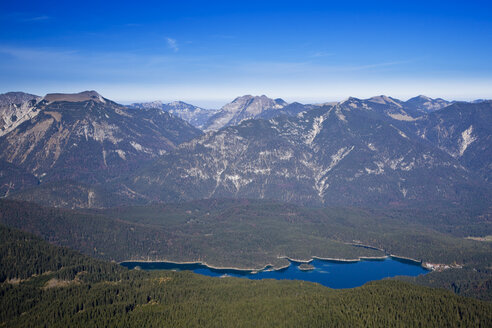 Deutschland, Bayern, die Alpen, der Eibsee von der Zugspitze aus gesehen - FOF01330