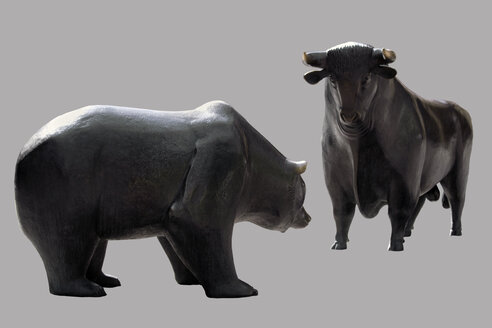 Bull and bear figurines, close-up - TCF01132