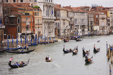 Italy, Venice, Canale Grande with gondola - WWF00335