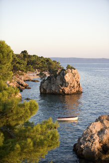 Kroatien, Makarska Riviera, Felsenküste - WWF00740