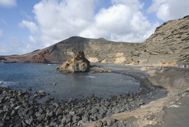 Spain, Lanzarote, El Golfo, Crater lake - UMF00275