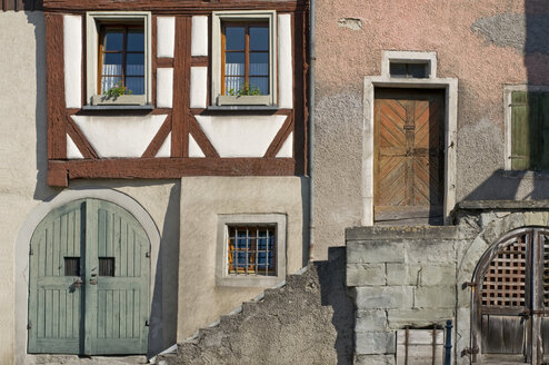 Deutschland, Baden-Württemberg, Überlingen, Altes Haus, Fassade mit Fachwerk - SHF00271