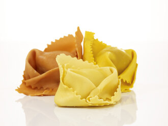 Uncooked Tortellini, close-up - AKF00099