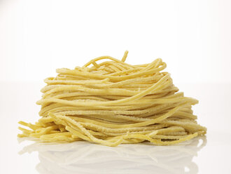 Ungekochtes Spaghetti, Nahaufnahme - AKF00094