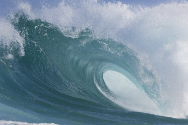 USA, Hawaii, Oahu, Big wave, close-up - RUEF00088