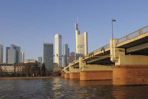 Deutschland, Frankfurt am Main, Main und Finanzviertel - RUE00106