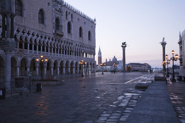 Italien, Venedig, Markusplatz, Dogenpalast - GW00660