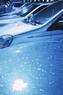 Parking cars, water drops on hood - WWF00384