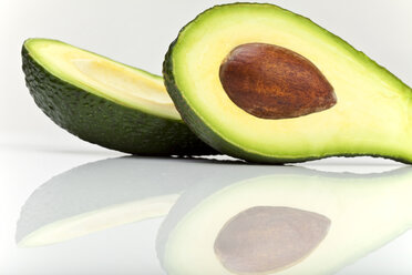 Sliced Avocado (Persea gratissim) - MAEF01535