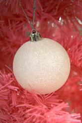 Christmas tree ball, close up - TLF00285
