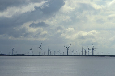 Deutschland, Nordsee, Windpark - TLF00267