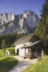 Österreich, Salzkammergut, Mondsee, Berg Drachenwand, Mühle im Vordergrund - WWF00614