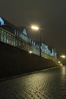 Deutschland, Bremen, Schnoorviertel bei Nacht - KSW00361