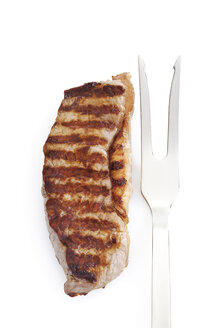 Gegrilltes Rumpsteak und Fleischgabel, Ansicht von oben - 10304CS-U