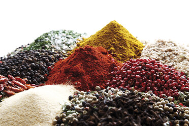 A selection of spices, close-up - 10533CS-U