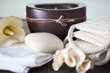 Seife, Handtücher und Massageband - MAEF01587