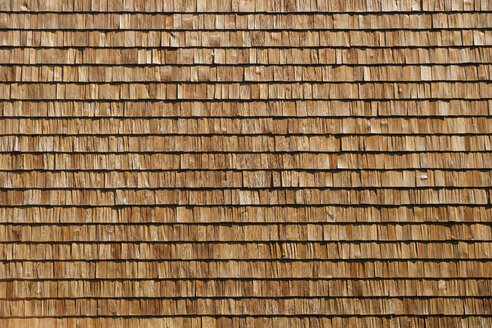 Wooden shingle facade, full frame - WWF00765