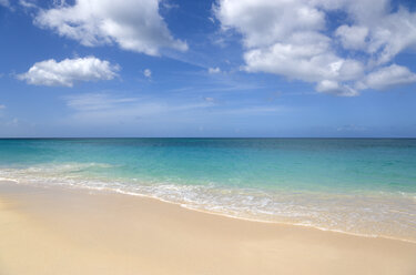 Grenada, St. George's, Blick entlang des Strandes von Grand Anse - PSF00016