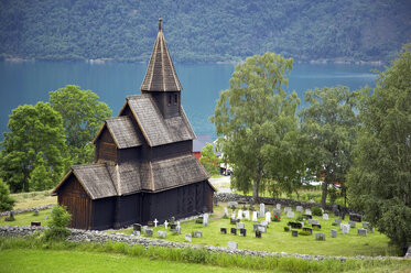 Norwegen, Urnes, Stabkirche - MR01147