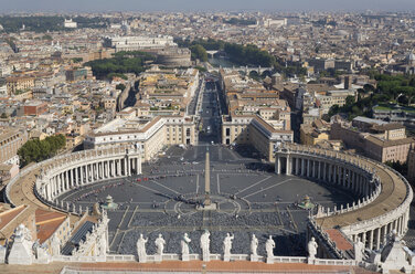 Italien, Rom, Vatikanstadt, Petersplatz von der Basilika St. Peter aus gesehen - PSF00134