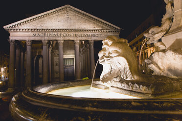 Italy, Rome, Pantheon, Piazza della Rotonda at night - PSF00100