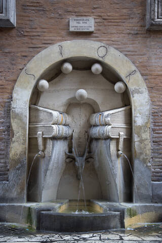 Italien, Rom, Springbrunnen der Bücher, lizenzfreies Stockfoto