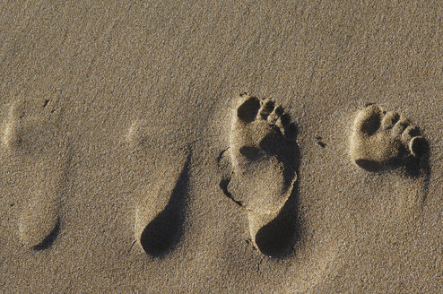Fußspuren im Sand, Blick von oben - 00505LR-U