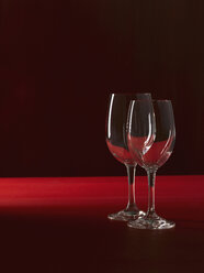 Two wine glasses, close up - KSW00422