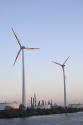 Germany, Hamburg, Southern Elbe, Windmills on the waterfront - NHF01095