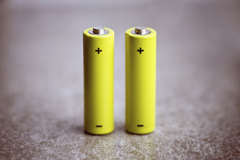 Yellow Batteries - MFF00399