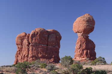 USA, Utah, Arches-Nationalpark, Balanced Rock - RUE00195