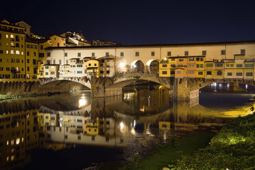 Italien, Florenz, Ponte Vecchio bei Nacht - PSF00271