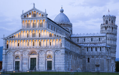 Italy, Tuscany, Pisa, Piazza dei Miracoli, Square of Miracles, Cathedral and Leaning Tower, - PSF00263