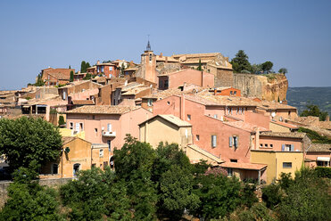 Frankreich, Provence, Roussillon, Blick über das Dorf - PSF00210