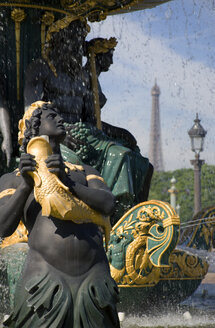 France, Paris, Fountain, Eiffel Tower in background - PSF00192