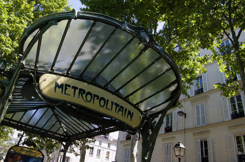 Frankreich, Paris, Montmartre, Metro-Eingang, Nahaufnahme, lizenzfreies Stockfoto