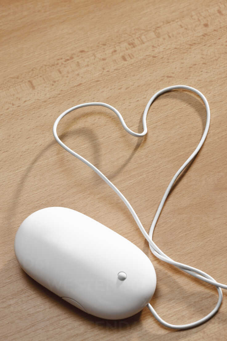 Colorways Wired Heart-Shaped Mouse