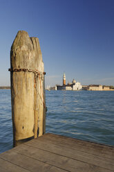 Italien, Venedig, San Giorgio Maggiore, Verlassene Uferpromenade - RUEF00240