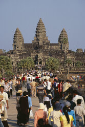 Kambodscha, Siem Reap, Angkor Wat, Tempelanlage, Touristen - PSF00300