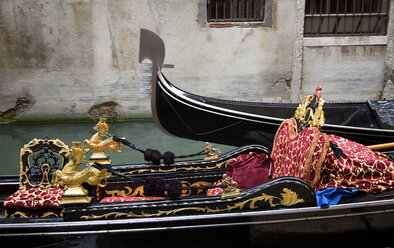 Italy, Venice, Gondola, sea horse decoration - PSF00344