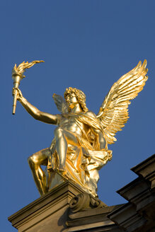 Deutschland, Dresden, Hochschule für Bildende Künste, Statue des Eros, Nahaufnahme - WDF00555