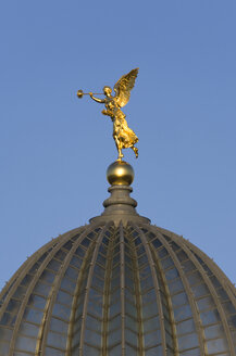 Deutschland, Dresden, Goldener Winkel an der Kuppel der Hochschule für Bildende Künste - WDF00554