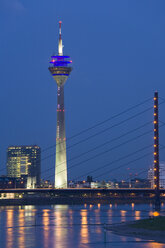 Deutschland, Nordrhein-Westfalen, Skyline von Düsseldorf, Blick über den Rhein - WDF00540