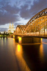 Germany, Cologne skyline at dusk - WDF00536