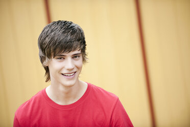 Germany, Bavaria, Portrait of a young man - WESTF12180