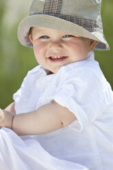 Germany, Bavaria, Baby boy (9 months), portrait - MAEF01814