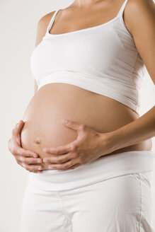 Profil des Bauches einer schwangeren Frau, Mittelteil - LDF00698