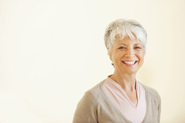 Senior woman smiling, portrait - WESTF12492